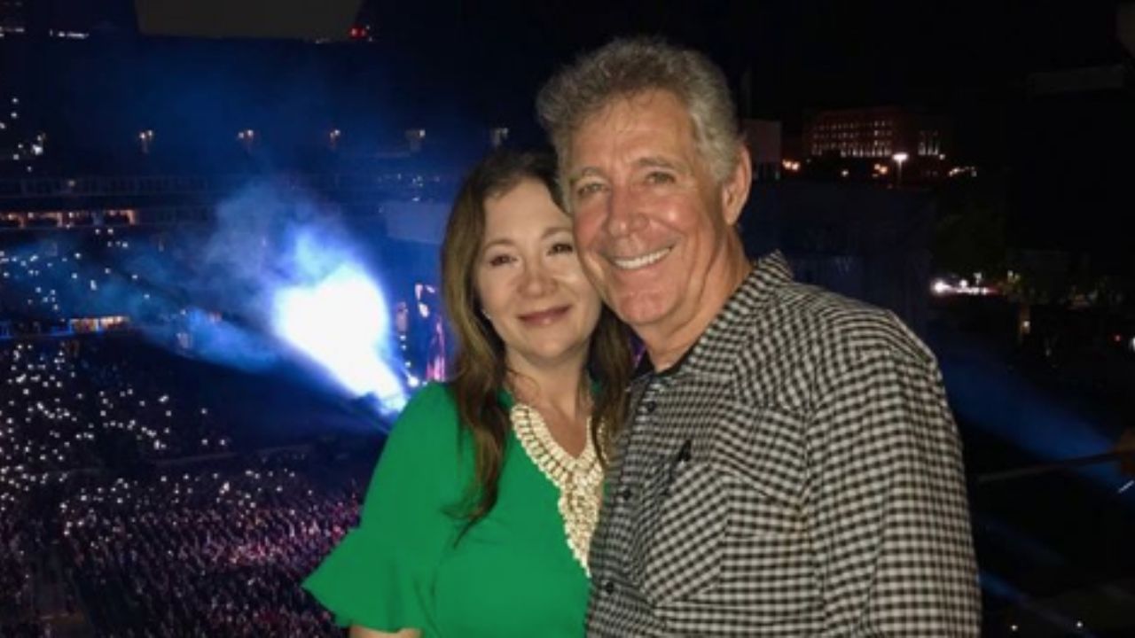Is Barry Williams Married