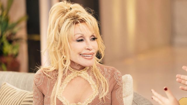 Dolly Parton's Plastic Surgery